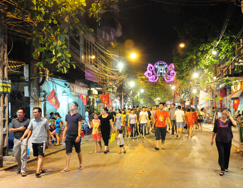 ĐỂ PHỐ PHƯỜNG ĐÔNG VUI MÀ VẪN YÊN BÌNH